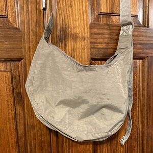 Baggu Medium Crescent in Dove